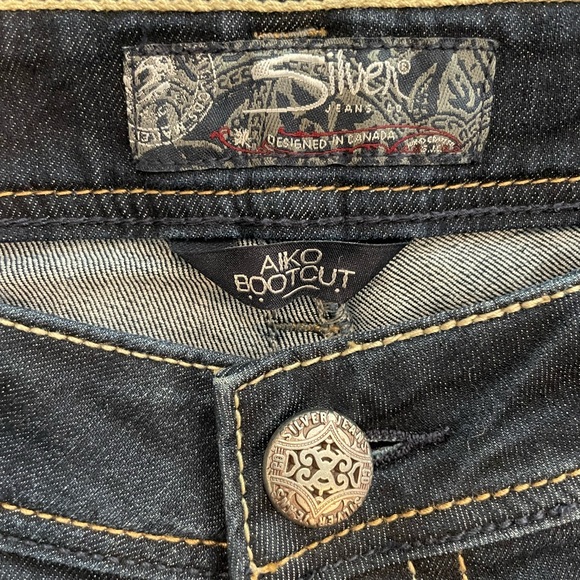 Silver Jeans - Picture 5 of 6